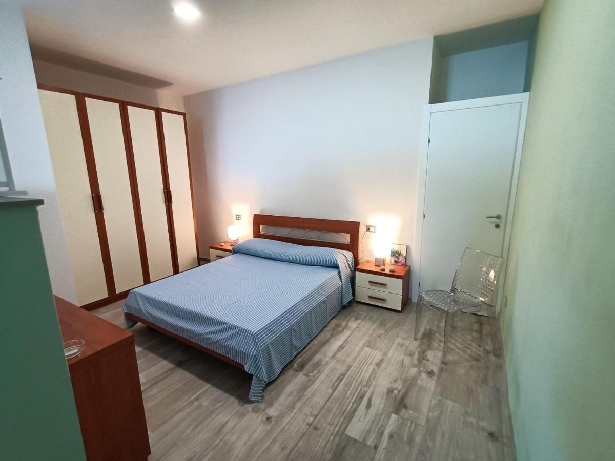 Apartamento Bilocale Fronte Mare Giardini-Naxos Exterior foto