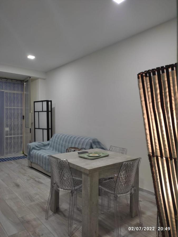 Apartamento Bilocale Fronte Mare Giardini-Naxos Exterior foto